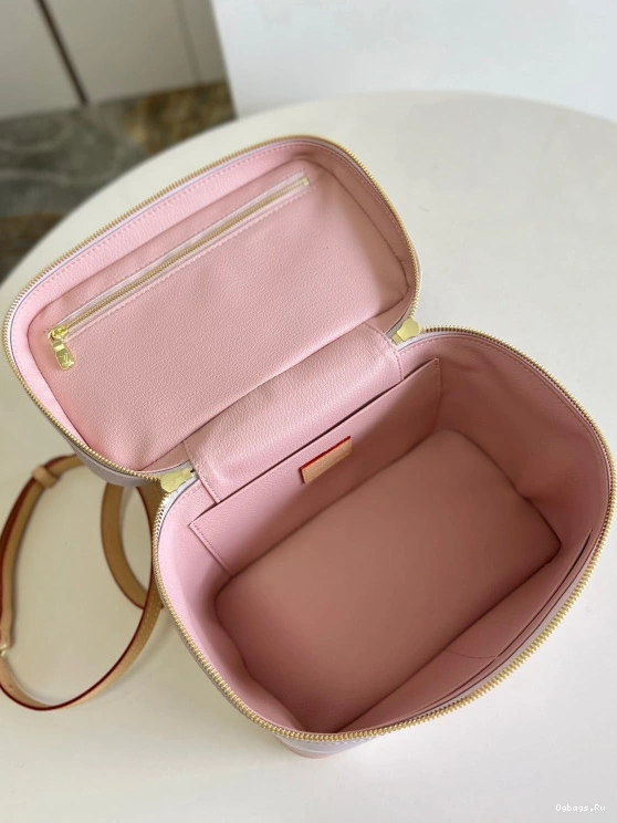 TOILETRY LOUIS VUITTON BAG 1231